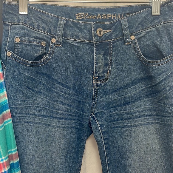 Blue Asphalt Skinny Jeans Flattering Cut on Back Side Like New Condition Size 9 - Picture 3 of 5
